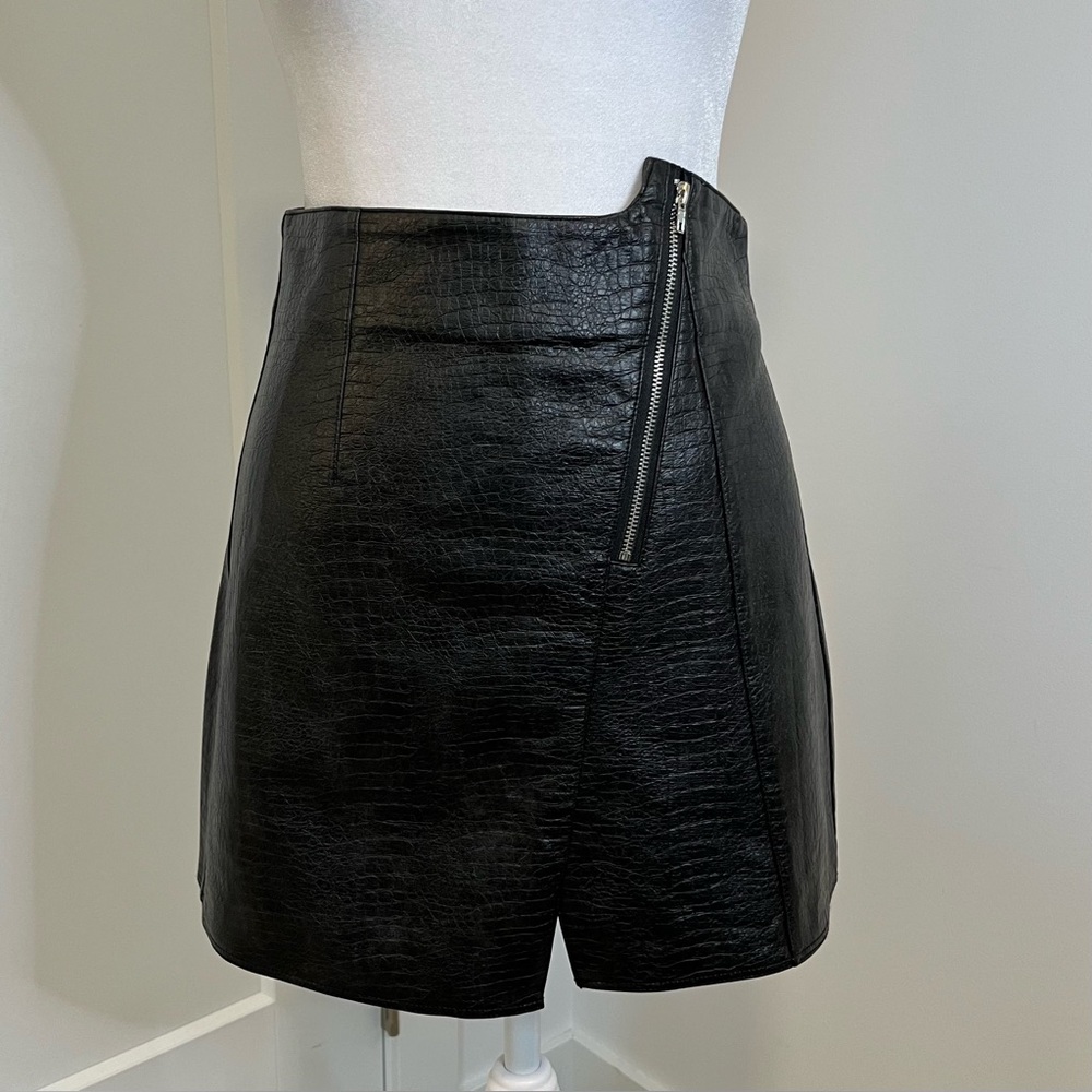 ZY Goddess Black Faux Leather Skort - Size M - FREE SHIPPING on Bundles $85+